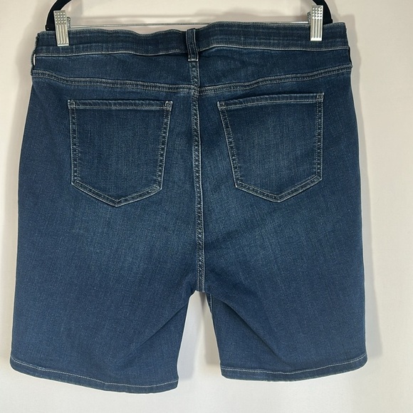 Torrid Sky High Skinny Bermuda Denim Dark Wash Shorts - Picture 8 of 11